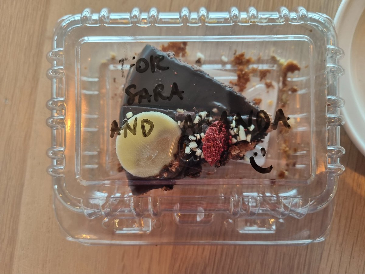 The best students got you chocolate cake! Marija defended her Master Thesis last week. Thank you, dear Marija! It was a pleasure having you as my student. I wish all the luck in the world!
#phdlife #phdchat #PhD