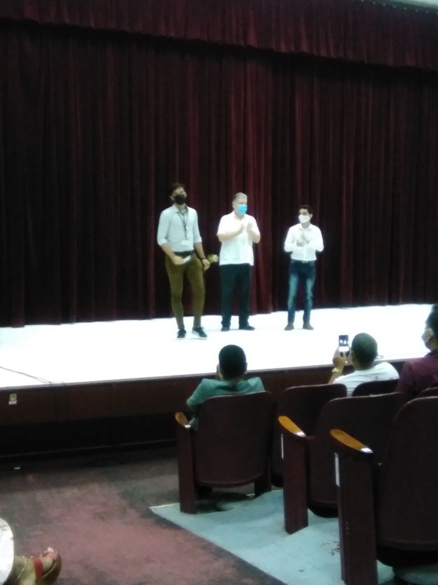 plaza_ujc's tweet photo. Hermosa y emotiva gala del Ministerio de Economía y Planificación en celebración al 60 aniversario de la UJC @UJCdeCuba  #VamosConTodo https://t.co/mYRgRJ3csv