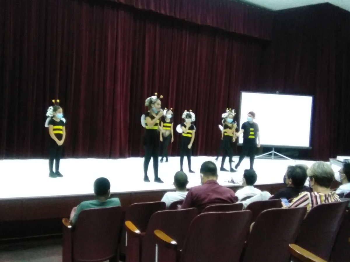 plaza_ujc's tweet photo. Hermosa y emotiva gala del Ministerio de Economía y Planificación en celebración al 60 aniversario de la UJC @UJCdeCuba  #VamosConTodo https://t.co/mYRgRJ3csv