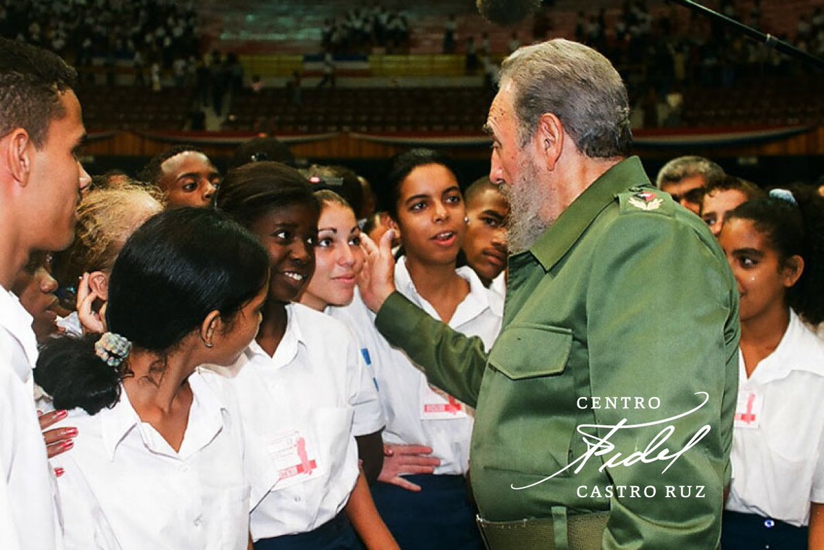 centrofidel's tweet photo. #Fidel:"Necesitamos que la juventud cubana tenga una gran fe en sí misma y que la juventud cubana tenga una gran conciencia de su extraordinaria responsabilidad". #VamosConTodo #FidelVive https://t.co/UACou2vMTb