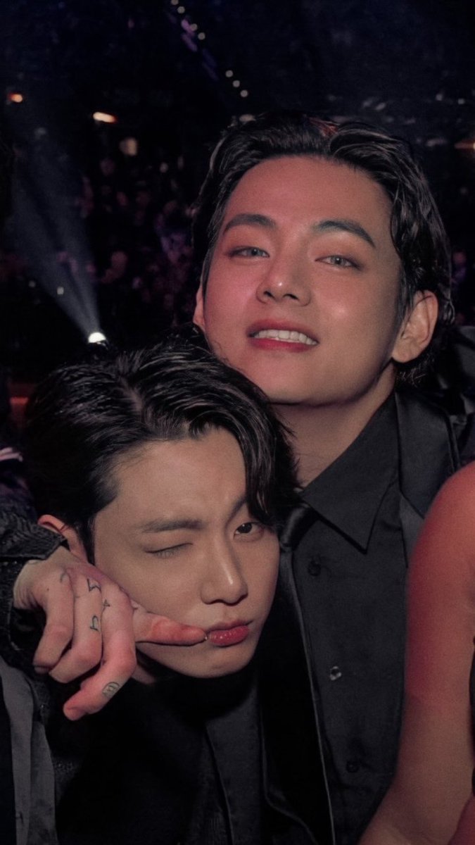 Lavcunha's tweet photo. Isso aqui sim é foto de milhões, vai ser moldurado em breve...
#vkook #BTSARMY #BTSV #btskook #BTS_Butter #BTS_PTD_ON_STAGE_SEOUL #BTS_THE_CITY_LasVegas https://t.co/ZzJSMU0RgD