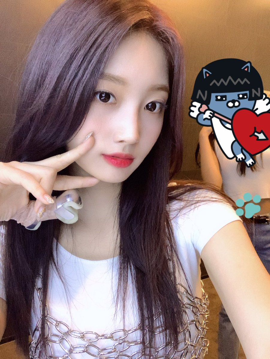 sihyeonfb's tweet photo. Kim #SIHYEON Fancafe Update 220404~~~ pictures from Adios era https://t.co/k9YkUgne5y