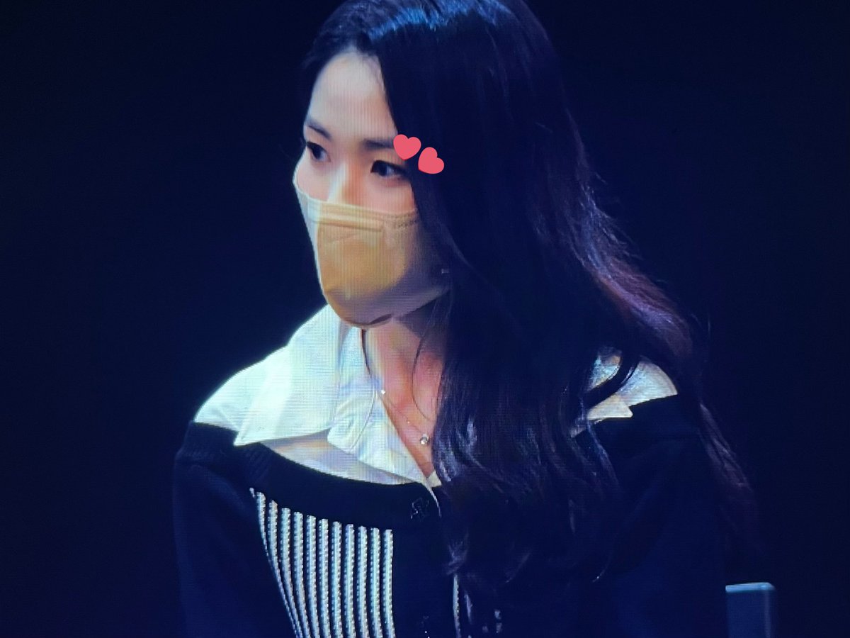 fig_pink's tweet photo. 선배님들 말씀 개집중하는 갓기.. 다들 어때? #불도저에탄소녀 #김혜윤 https://t.co/e02JCvbS7G