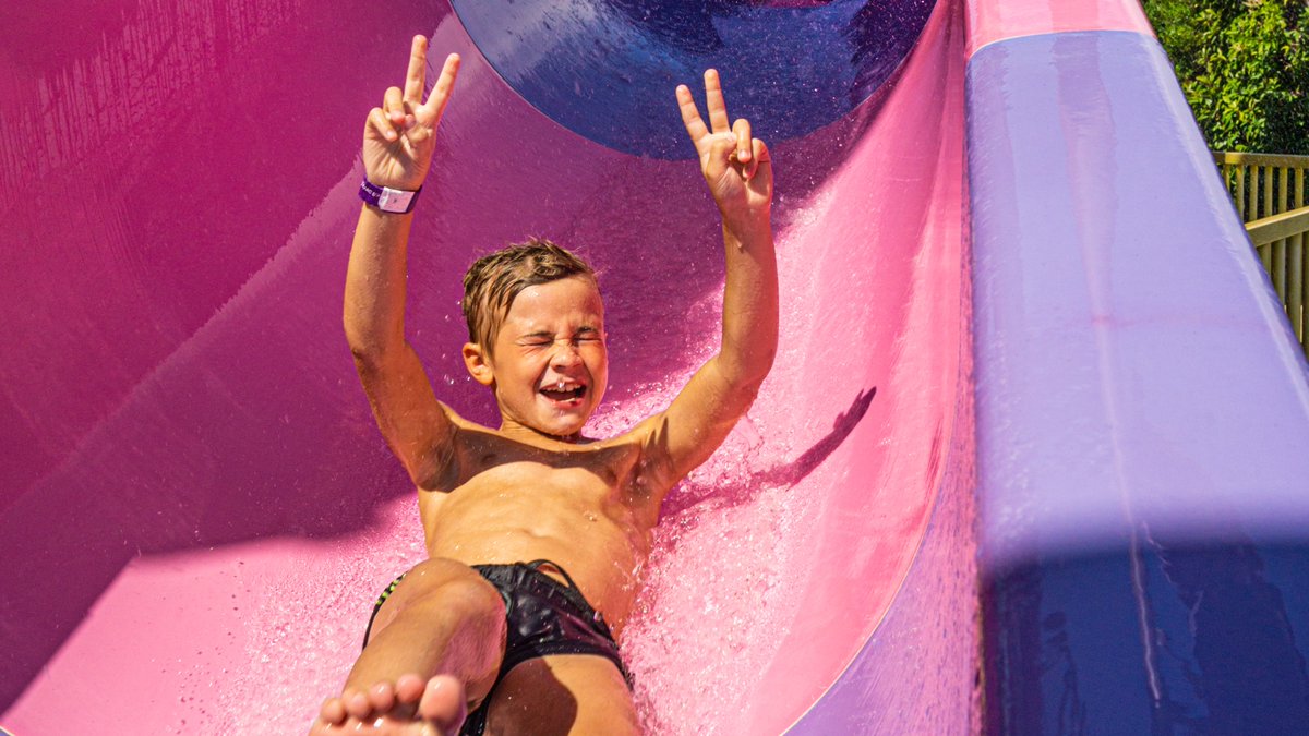 Nous sommes heureux de voir comme les enfants s'amusent à #WAVEISLAND 👦👧🏻💦!

👉 On vous retrouve sur nos attractions cet après-midi 😉?
