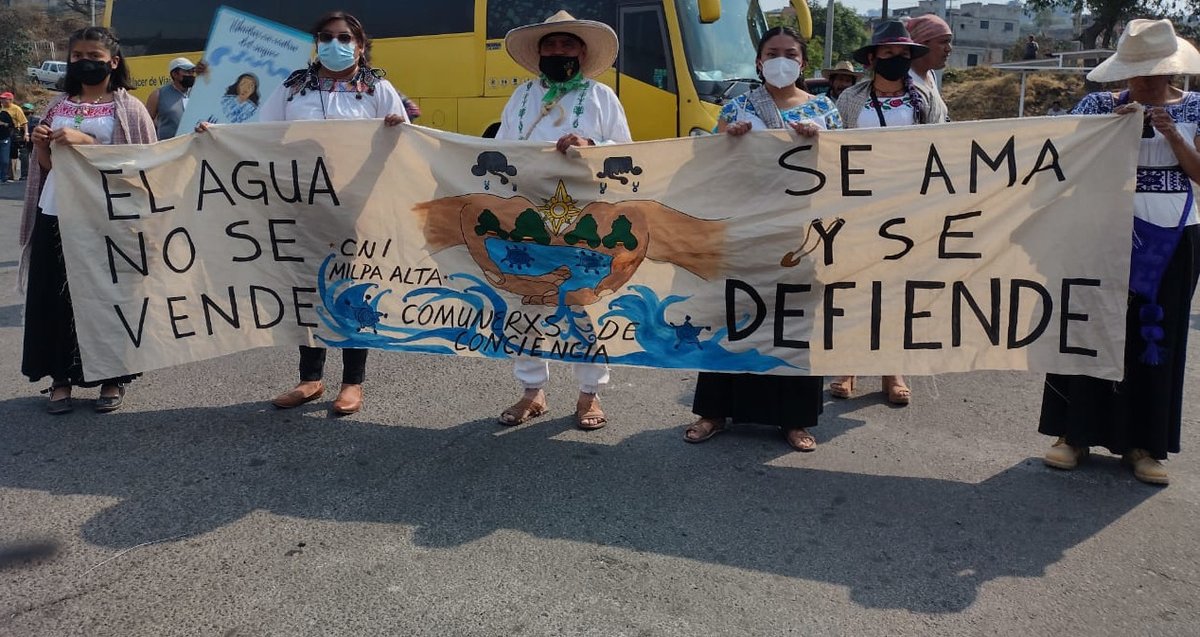 Desinformemonos's tweet photo. #México Tras vivir momentos de tensión en el traslado desde Alcozacán, Guerrero, hacia la Ciudad de México por la presencia del grupo militar Los Ardillos, con marcha y mítin la Caravana por el Agua y la Vida llegó a la comunidad de Milpa Alta. https://t.co/rsGmlVySEk https://t.co/Qqqj7MQYx5