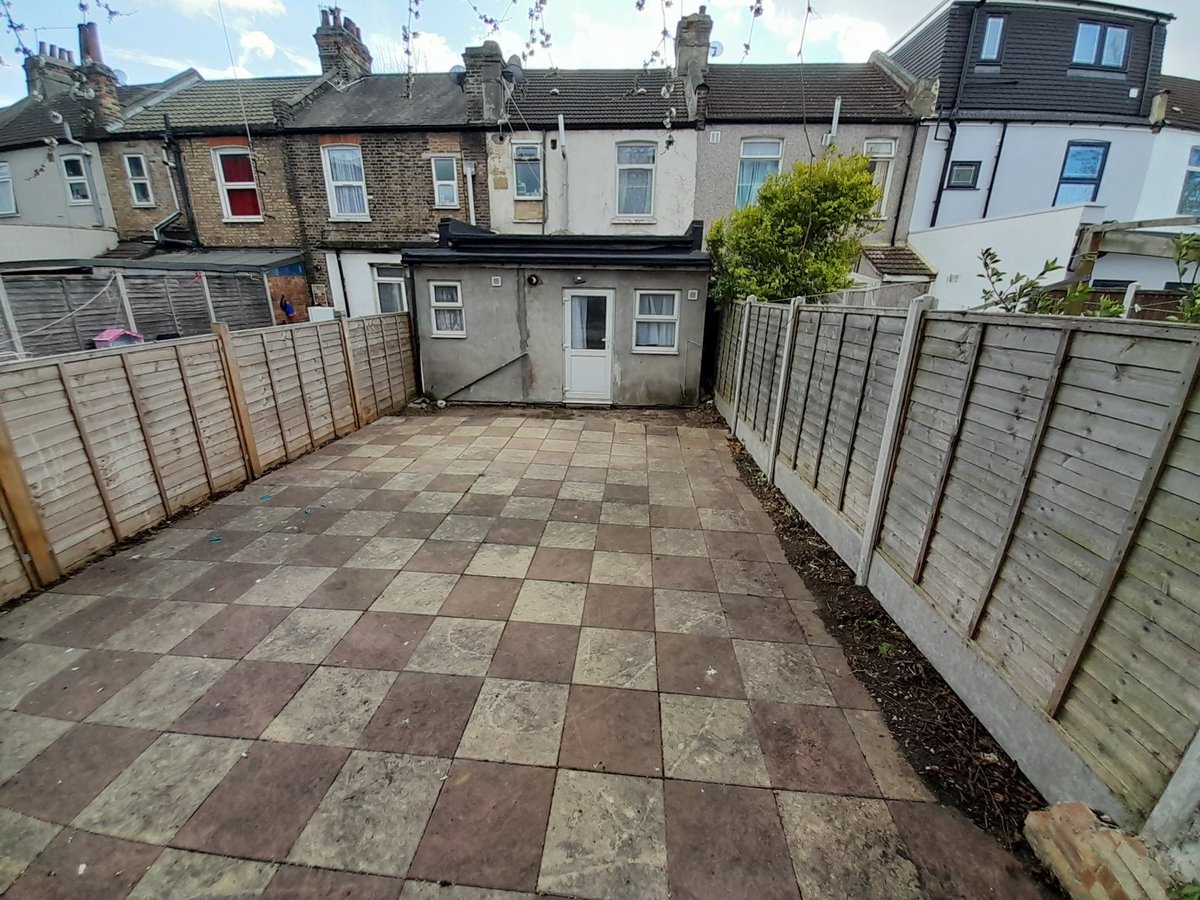 Lint Group tweet media