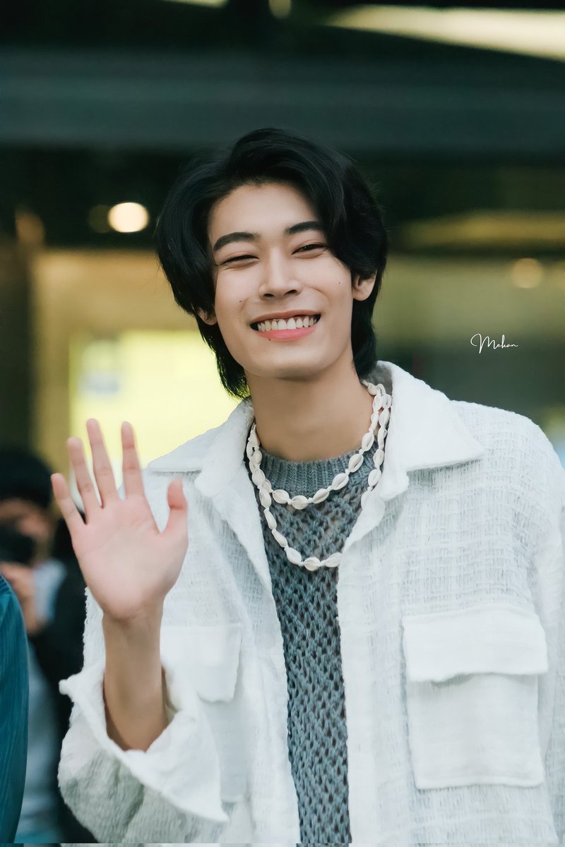 ฮายยยย คนหล่อ ❤️
คิดถึงจังเลยค่ะ 

#HACKaTHAILANDxLoveAt9
#STMDthailand​ #Kankrittikorn​ 
#LoveAt9 #OhMySunshineNight