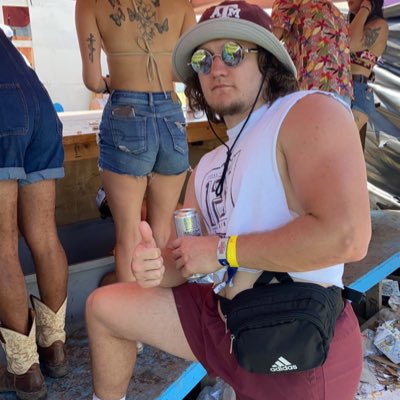 GarrettMeili's tweet photo. #NewProfilePic https://t.co/9LhaQIXEBA
