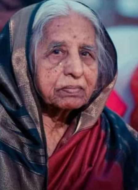 JarkiholiSatish's tweet photo. ಮಾಜಿ ಸಚಿವರು, ಹಿರಿಯ ಶಾಸಕರೂ ಆದ ಶ್ರೀ ಎಚ್.ಕೆ. ಪಾಟೀಲ ಅವರ ತಾಯಿ ಶ್ರೀಮತಿ ಪದ್ಮಾವತಿ ಕೆ. ಪಾಟೀಲ ಅವರ ನಿಧನದ ಸುದ್ದಿ ತಿಳಿದು ಮನಸ್ಸಿಗೆ ಬೇಸರವಾಗಿದೆ. ದೇವರು ಮೃತರ ಆತ್ಮಕ್ಕೆ ಶಾಂತಿ ನೀಡಲಿ, ಹಾಗೂ ಕುಟುಂಬಸ್ಥರಿಗೆ ದುಃಖ ಭರಿಸುವ ಶಕ್ತಿಯನ್ನು ನೀಡಲಿ ಎಂದು ಪ್ರಾರ್ಥಿಸುತ್ತೇನೆ.
@HKPatil1953 https://t.co/yDr8rvhdzr