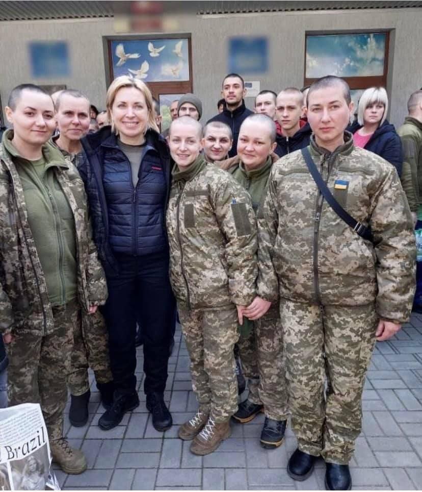 Hanna Liubakova on X: #Ukraine Ukrainian female soldiers had their hair  cut off in Russian captivity, said the Ukrainian leadership. Is this an  attempt to break the women, humiliate them? t.coVq6QiPqhXg 