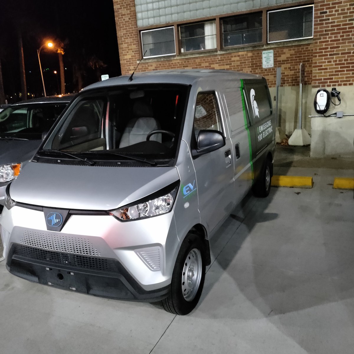 AmazingChevVolt's tweet photo. @jesseb4me @M_at CLEAN ENERGY RETORT™/
Great!
#EVPlugNStay, #WorkPlaceCharging Can Include "Brass" As Well!
Before Dismantled By US "Previous Administration", @ENERGY Had Successful #WorkPlaceChargingChallenge
Encouraging Employers To Perk Staff W/#Loyalty Fringe!
L1 #ParkCharging OK!
+
#LEED! https://t.co/X3yBoTjaxA