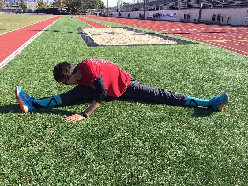 boysinsplits's tweet photo. China elite high jump athlete gets brutal stretched from coach and he almost reaches #fullsplit.

Instagram @zhang_guowei928 #张国伟

#田徑 #田徑選手 #跳高 #体育生

 #我愛劈腿男
#劈腿 #拉筋 #一字馬 
#劈叉 #柔韧 #一字马
#split #stretch #splits #stretching
#開脚 #股割り #柔軟男子 https://t.co/gaflFsJ3Wm