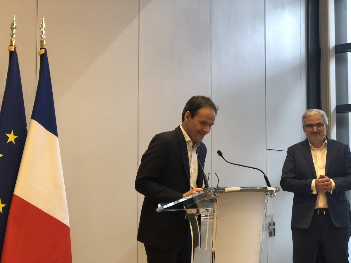 Nathaliedore's tweet photo. A very well deserved recognition testimony from the Republic of France to THE Laurent Nizri, founder @ParisFinForum, president @AcselDigital and fonder of @AlteirCo. Bravo @LNizri 👏👏👏 https://t.co/UbeK50X4sq