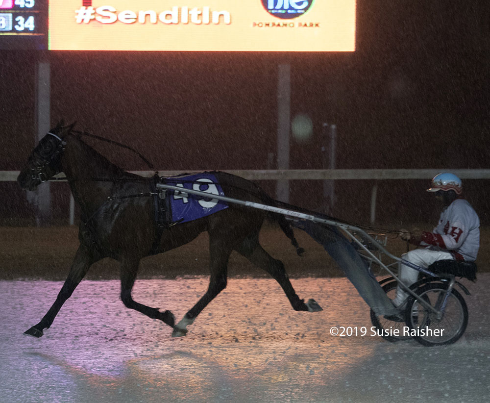 ponyace's tweet photo. Thinking about everyone at Pompano and the #SendItIn Army as the big showdown looms tonight. Sorry, @AnnouncerPete, but only seems right to cheer for the home team in this one. Good luck, @gabe_prewitt! The #TeamPomp donate link for @NewVocations is here: https://t.co/DBjXVSNiG1 https://t.co/kmoeL21ciz
