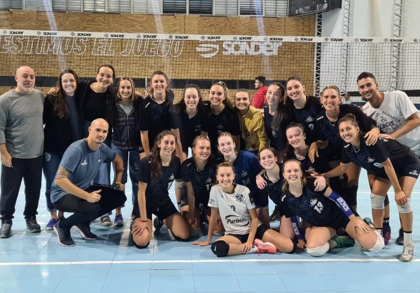 ClubSonDeR's tweet photo. #CopaAVR ¡Sonder, en la final femenina y por el bronce en el masculino!

🏆Rama Femenina
SF: Sonder 2-0 El Tala A
25-19, 25-15
◾️Final 10/4: Sonder vs GER 

🏆Rama Masculina
SF: Sonder 1-2 Náutico
25-22, 16-25, 11-15
◾️3er puesto 10/4: Sonder vs R. Central

#VamosTricolor https://t.co/vUcYPi99HB