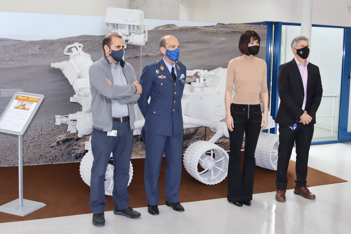 wasabis_'s tweet photo. Diana Morant @DianaMorantR ha visitado CAB (@CSIC - @intaespana) donde recientemente hemos instalado la maqueta del Rover cuya producción realizamos para la exposición "La Luna, explorando los límites del Universo" en Museo de la Ciencia y Tecnología @muncyt https://t.co/JM6LZTPzLN