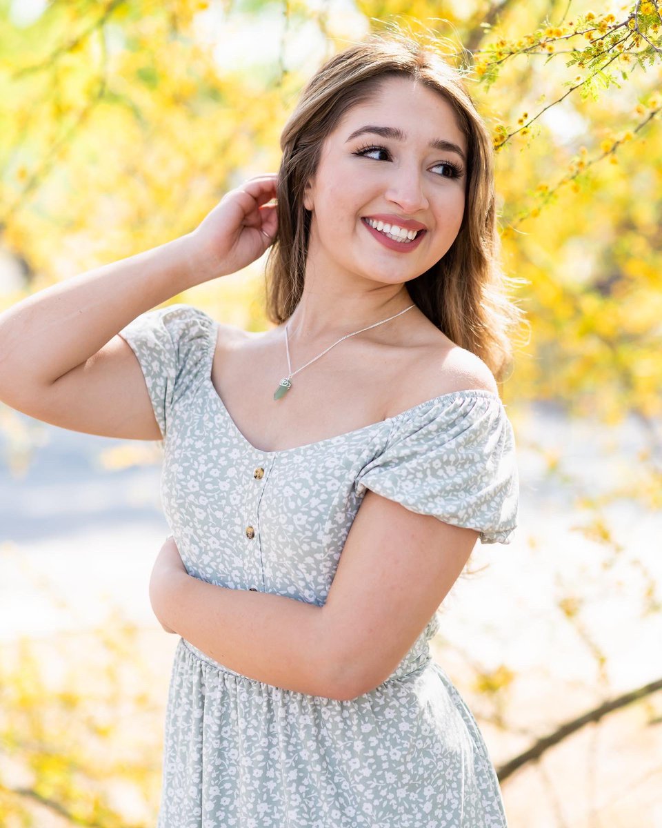 infinitephototx's tweet photo. It’s #seniorszn https://t.co/QCMMcyragy