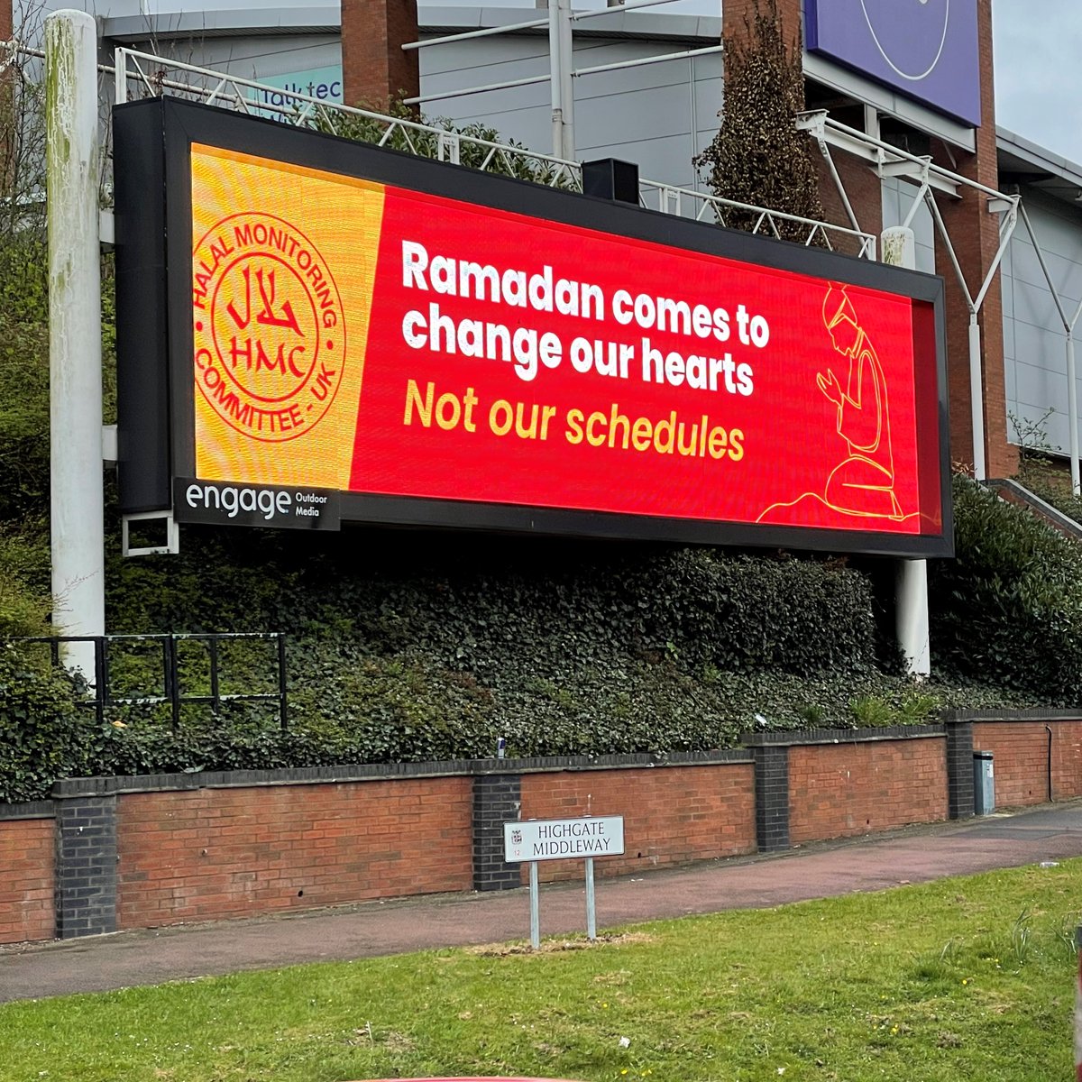 HMC_UK's tweet photo. Did you catch our digital billboards in Birmingham on Highgate Middleway? π
We're back again for another week on the 27th April. If you spot us, tag us! π
#HelpingMuslimsChoose https://t.co/bfm2iw5KPt