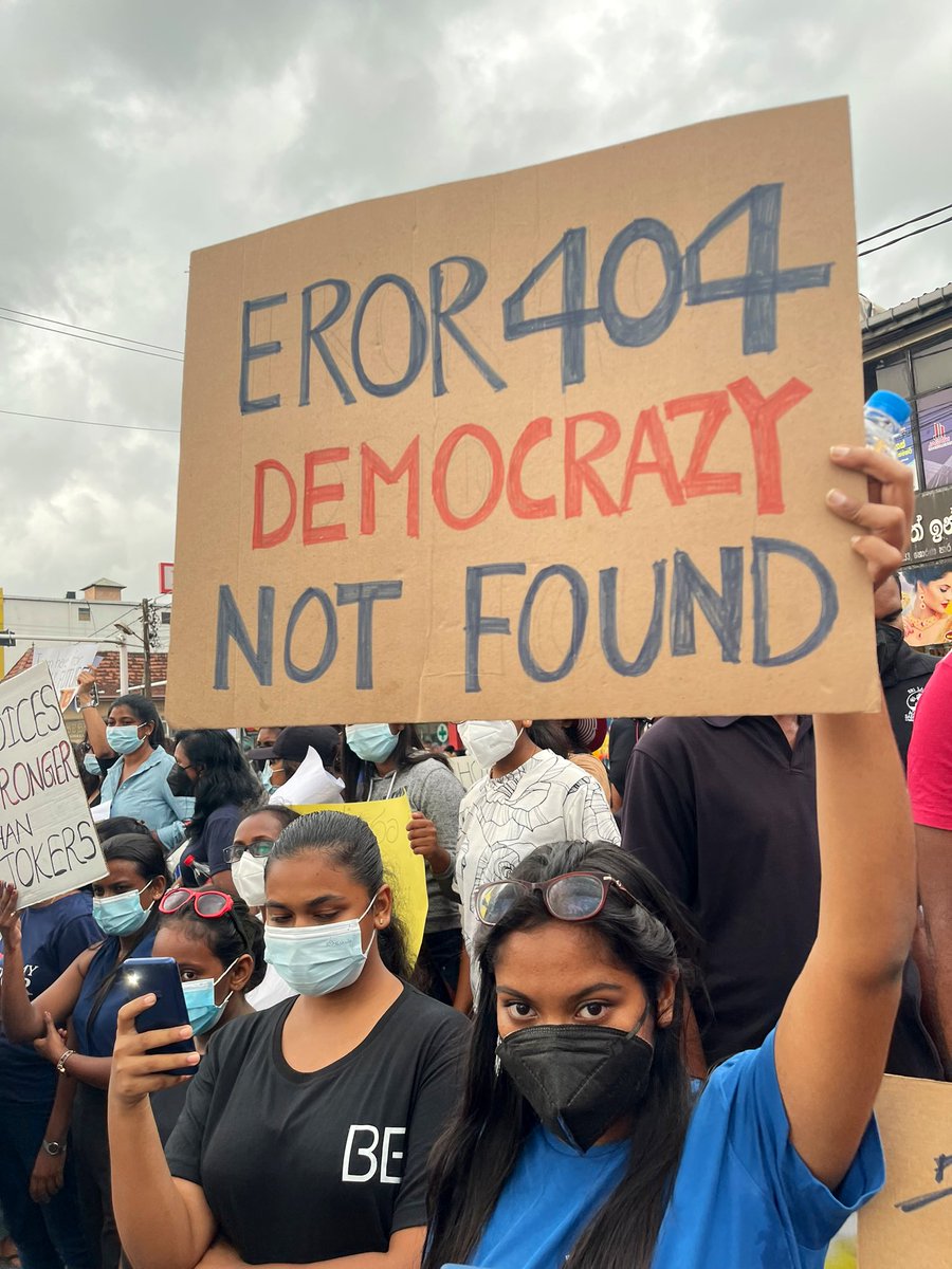 TheFullSt0p's tweet photo. Thousands of people gathered around Sri Lanka to show their resistance to the government of Sri Lanka. 

#Piliyandala 
#GoHomeRajapakshas #GoHomeGota #GoHomeGota2022 #GiveUsOurStolenMoneyBack https://t.co/RWsMeEr0C9