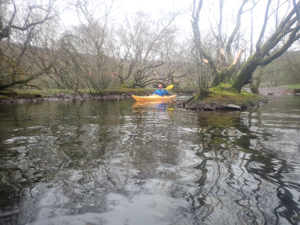 SeaMorKayaking's tweet photo. Y sesiwn 1:1 'Cyflwyniad i geufad môr' cyntaf gwanwyn yma. Sesiwn positif iawn. Da gweld gymaint o ddatblygiad a chodiad mewn hyder. #ceufad #caiacmor #gogleddcymru https://t.co/932xZL1gf8