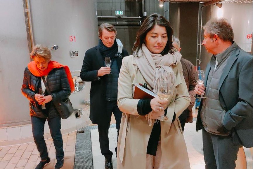 StephanieFrkl22's tweet photo. 🍇 Visite à Fontette, accompagnée de @francoisbaroin et Philippe Borde, de la coopérative viticole regroupant 140 vignerons sur 330 hectares : la maison de Champagne « Charles Collin ». Fondée en 1952 au cœur de la Côte des Bar 1/2
#Champagne #CotedesBar #Fontette #CharlesCollin https://t.co/PBJO2xs62d