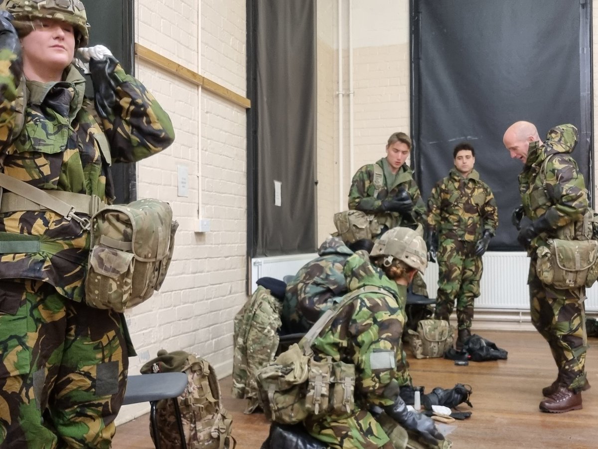 atu_scotland's tweet photo. Monday Blues? Not Here at ATU Scotland, CBRN Is one of the Key Subjects on the Training forecast.

#weareatuscotland 
#BrilliantBasics 
#getonthelog https://t.co/zgQUdRTVZ2