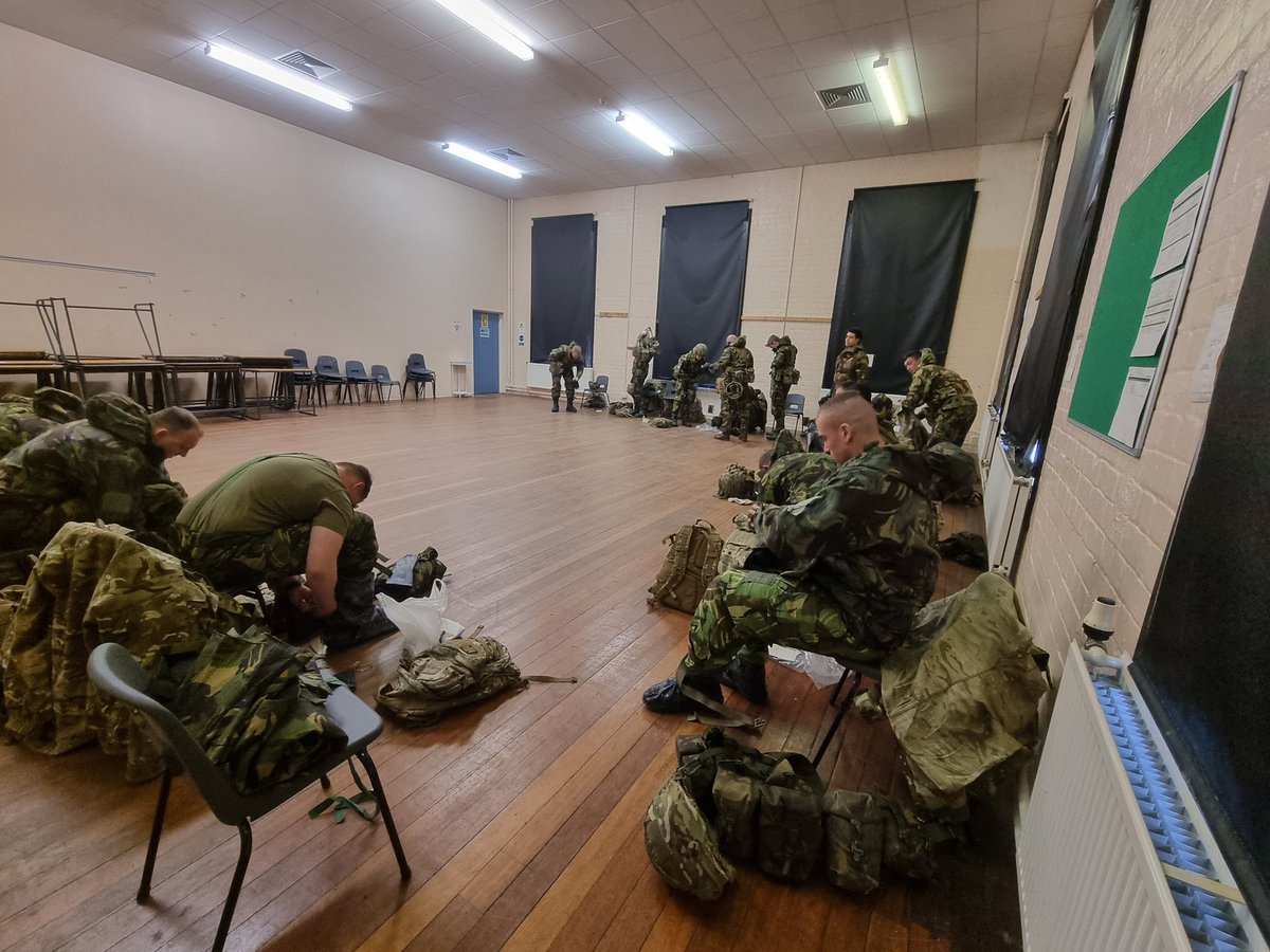 atu_scotland's tweet photo. Monday Blues? Not Here at ATU Scotland, CBRN Is one of the Key Subjects on the Training forecast.

#weareatuscotland 
#BrilliantBasics 
#getonthelog https://t.co/zgQUdRTVZ2