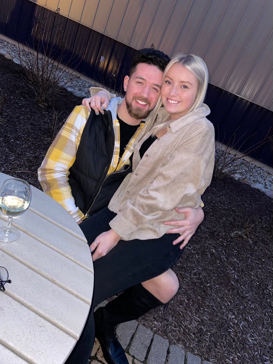 Coltin_Cooper's tweet photo. She doesn’t have a twitter, but I hope she still sees this 🥰😘 
Broke my winery v-card with my lover https://t.co/PNnUxIILdD
