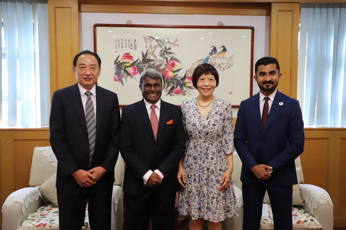 ChinaEmbassy_MV's tweet photo. #ChinaMaldivesAt50 #storytelling
11. 5/5 Dr. Adeel also serves as the Vice President for International Affairs of @CMCA_Official and has actively participated in people-to-people diplomacy and promoting 🇲🇻🇨🇳friendly relations. Thank you, Dr. Adeel, Ambassador of 🇨🇳🇲🇻 friendship! https://t.co/5Xn7mjOdJH