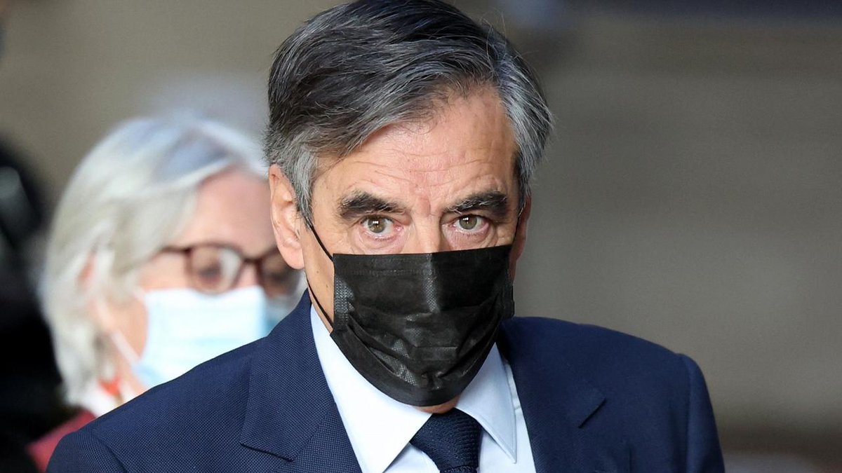 LCI's tweet photo. #Présidentielle2022 : à 6 jours du premier tour, François #Fillon apporte son soutien à Valérie Pécresse (@vpecresse) https://t.co/8lHTPM5M21 https://t.co/1qqMReC3hV