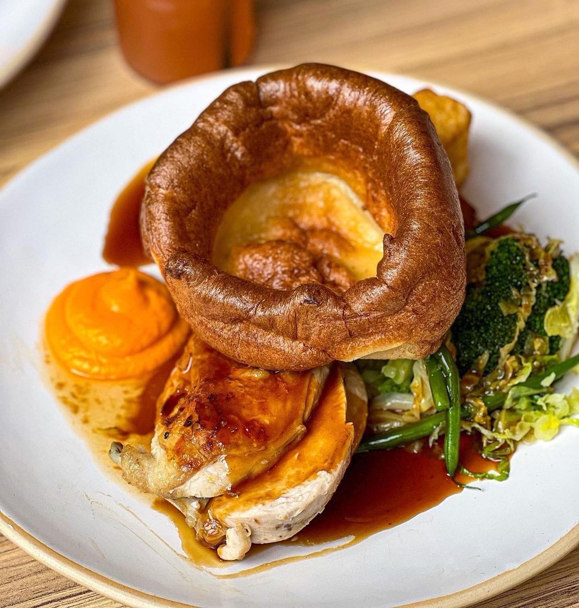 Dreaming of yesterdays roast with pigs in blankets &amp; cauli cheese side 😍