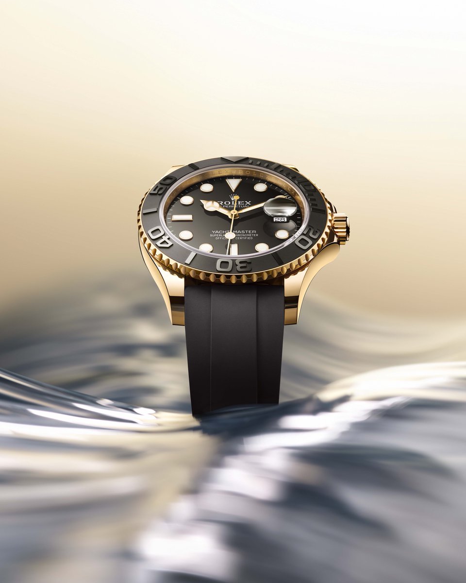 cotedesmontres's tweet photo. #Rolex #Oyster #Perpetual #YachtMaster42 - Briller d’un nouvel éclat.
Un raffinement inédit pour ce modèle emblématique et une nouveauté esthétique qui ne fait nullement dévier cette montre nautique de son cap.
@ROLEX
https://t.co/5Z1pUmm3LR https://t.co/TwLM3Ud4NF