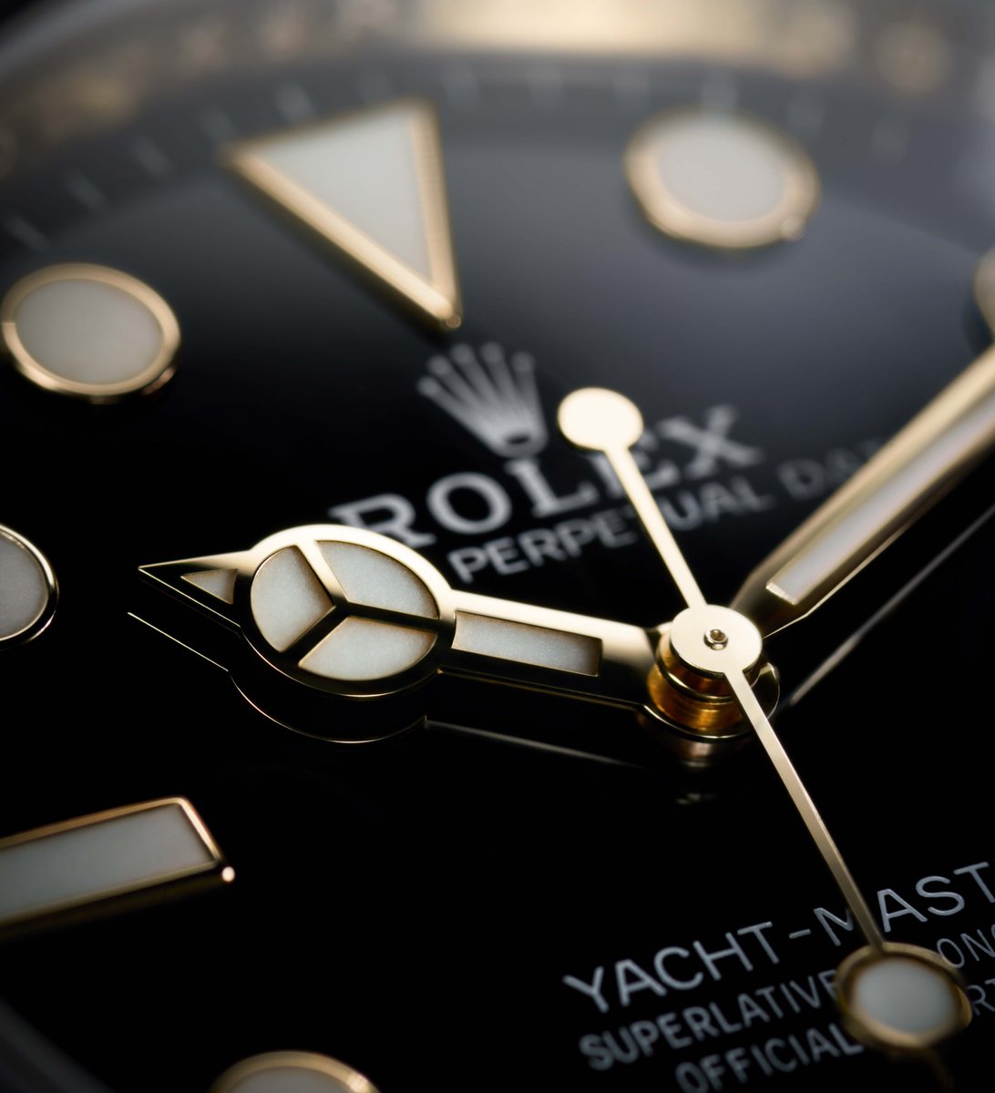 cotedesmontres's tweet photo. #Rolex #Oyster #Perpetual #YachtMaster42 - Briller d’un nouvel éclat.
Un raffinement inédit pour ce modèle emblématique et une nouveauté esthétique qui ne fait nullement dévier cette montre nautique de son cap.
@ROLEX
https://t.co/5Z1pUmm3LR https://t.co/TwLM3Ud4NF