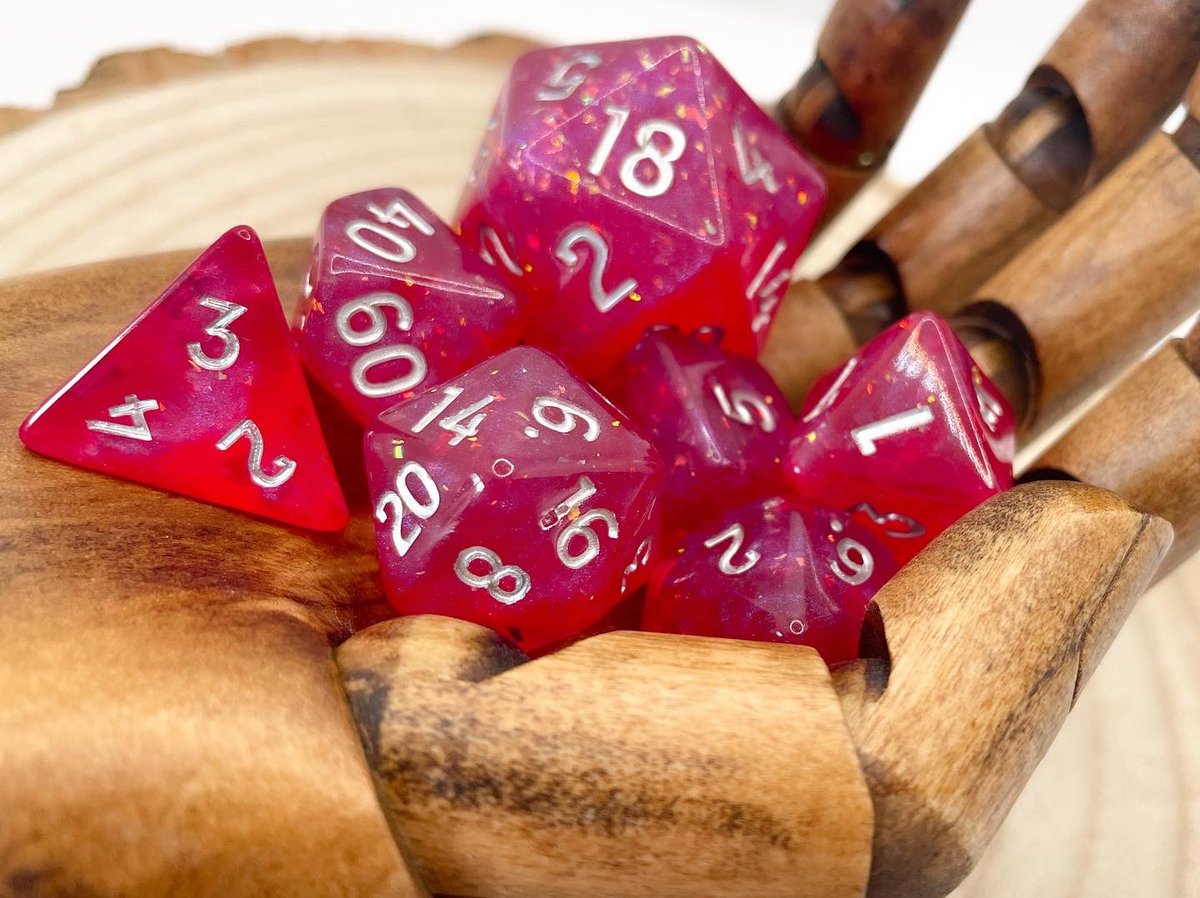 Beholders_Gaze's tweet photo. Cherry Crystal ❤️❤️❤️
.
As featured in our 2021 Advent Calendar ❤️❤️❤️ Remaining sets will go on sale on Wednesday 6th April at 8pm GMT ❤️❤️❤️ 
.
This set is a Beholder’s Gaze exclusive (not featuring Eyegax on the d20) #cherrycrystal #mondaythoughts https://t.co/dSH0TEsBFy