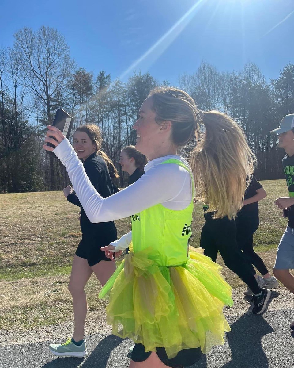 LionPrideRun's tweet photo. This is dedication! Kate Fletcher on Zoom with her second block class while running 105 miles to DC! 

#lionpriderunvi #runfletchrun #nofinishline #TeamLCPS #greenandgoldtutu #LCSO https://t.co/uyhuQBhnwl