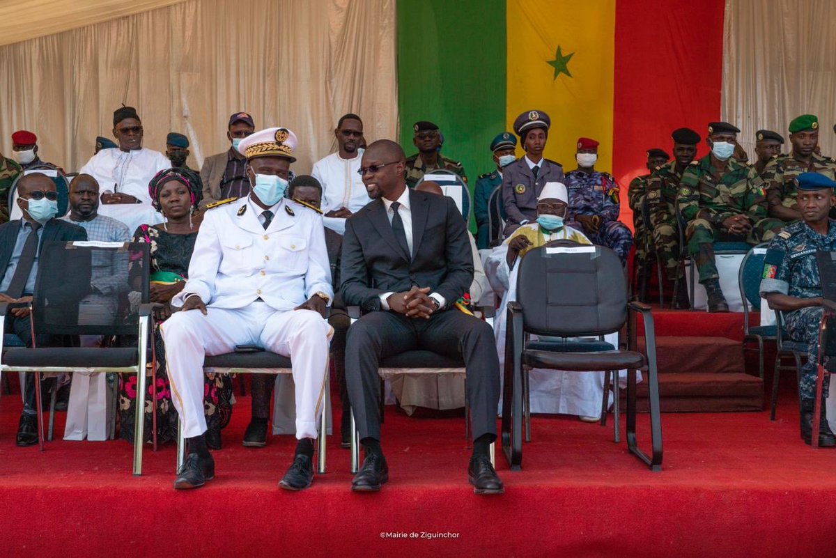 SonkoOfficiel's tweet photo. C’est avec beaucoup de fierté et d’espoir que j’ai assisté au défilé militaire de ce lundi 4/4/22 à Ziguinchor, en compagnie de toutes les autorités locales.
Je remercie le Cmdt de la Zone Sud, le colonel Cheikh Thierno Ndour pour cette invitation et profite de la célébration… https://t.co/hjsPL41ZAE