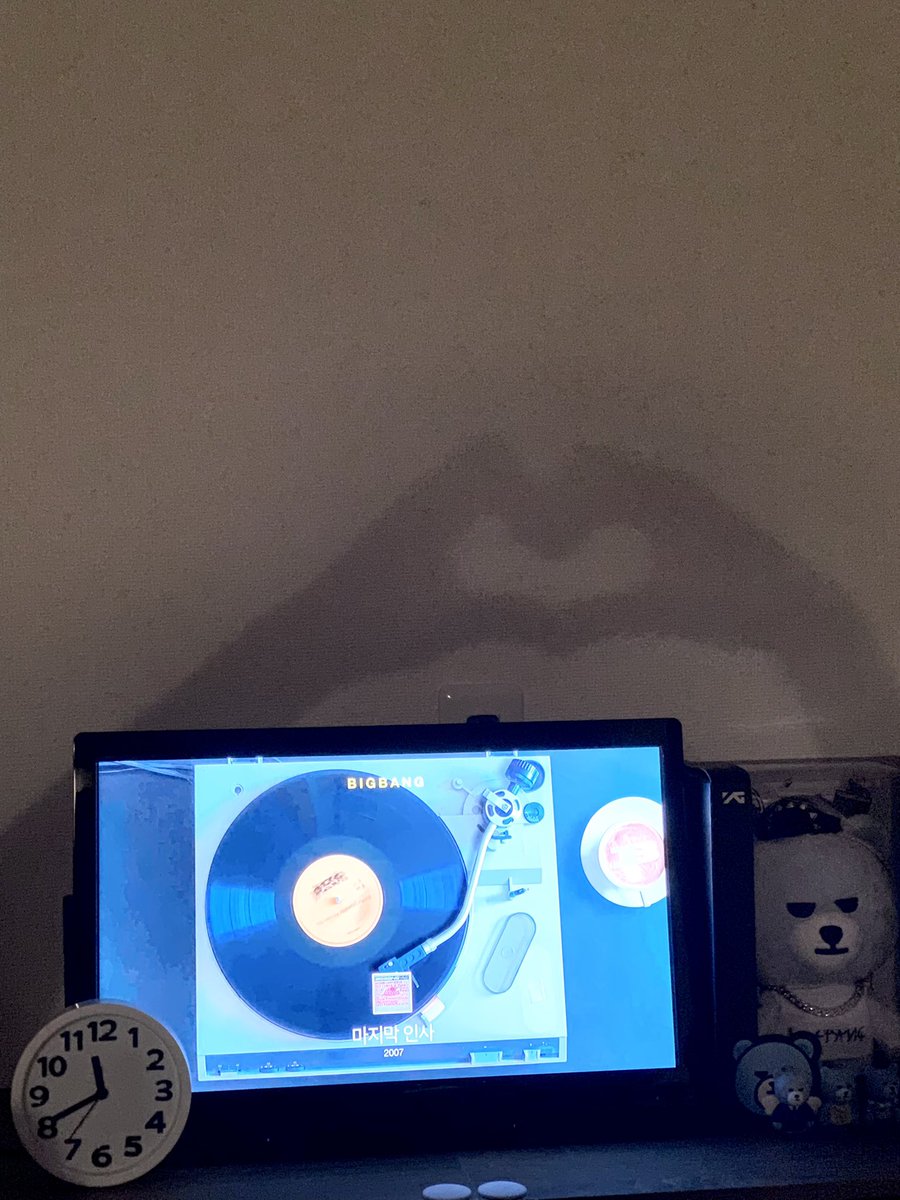abyny_13's tweet photo. BIGBANGプレイリスト流しながら待機してたんだけどもうダメだ https://t.co/lW8ENEDtPA
