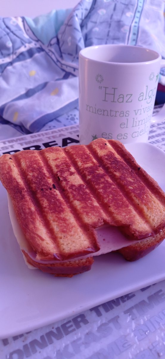 lachefzerpa's tweet photo. ¿Sabias que gracias a  John Montagu IV hoy disfrutamos del Sándwich? hoy es el #diamundialdelsandwichmixto  
https://t.co/SO1MiaO0aG
#sandwich #jamonyqueso #lachefzerpa #alimentacion https://t.co/qqwyVMI9h6