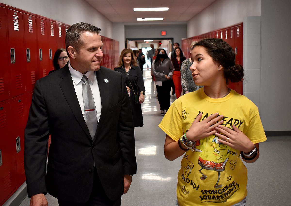 KyDeptofEd's tweet photo. 🆕 from @KYCommishGlass: Getting Kentucky students back on track will take all of us

"I firmly believe that our students can catch up to where they should be, but we must be realistic. It will take more than one year."

📝: https://t.co/ErKXtMtJnH #KyEd https://t.co/t9nasLrUXi