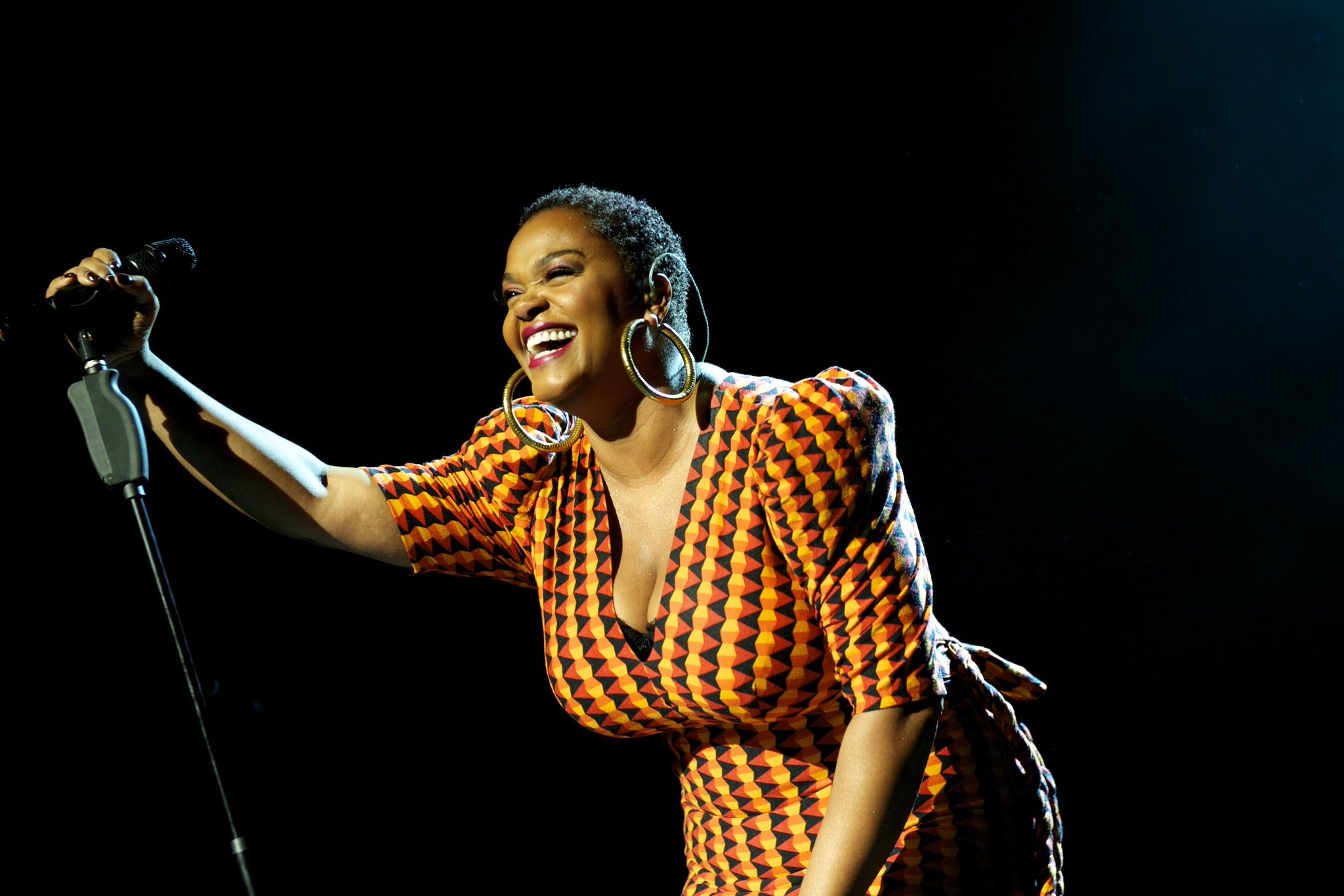 \I\m living my life like it\s golden\

Happy Birthday to the golden lady Jill Scott who turns 50 today 