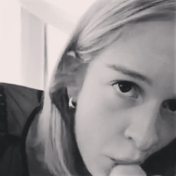 missyvutt's tweet photo. #NewProfilePic https://t.co/RDVxVFaaeq
