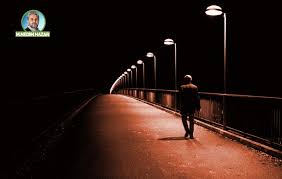 Smh_simsek's tweet photo. "Sol yanım ağrıyor gittiğin günden beri, 
beni acılarım ile bırakma gecelerim ağlıyor." 🌒 https://t.co/b0HMcigCmP