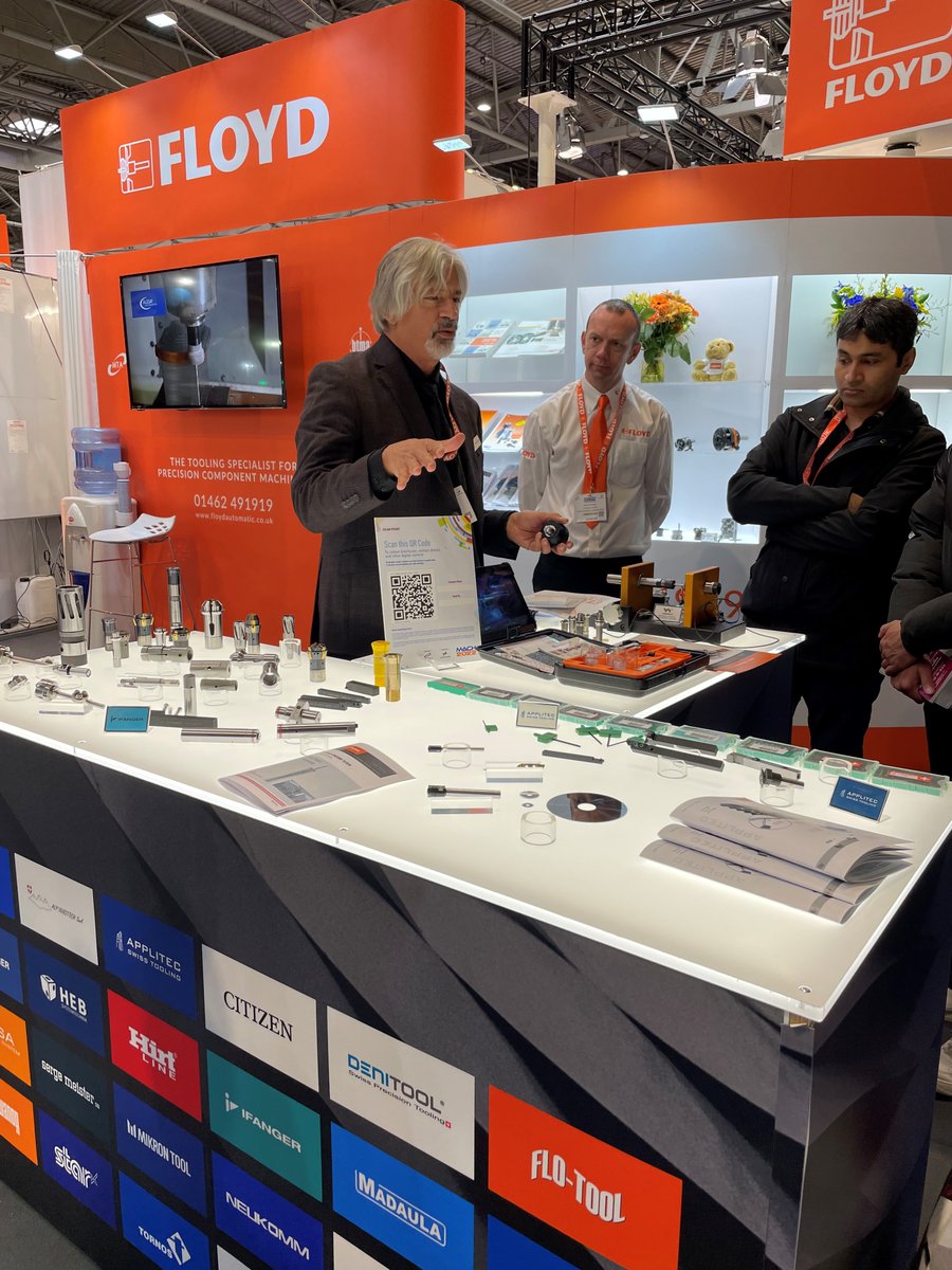 Floydautomatic's tweet photo. Matt Saccomanno from MasaTool @microconic in full flow demonstrating the MASA Microconic subspindle collet system for Swiss type sliding headstock lathes on the #floydautomatic stand at @MACHexhibition  #MACH2022

#ukmanufacturing https://t.co/YYQnLVamog
