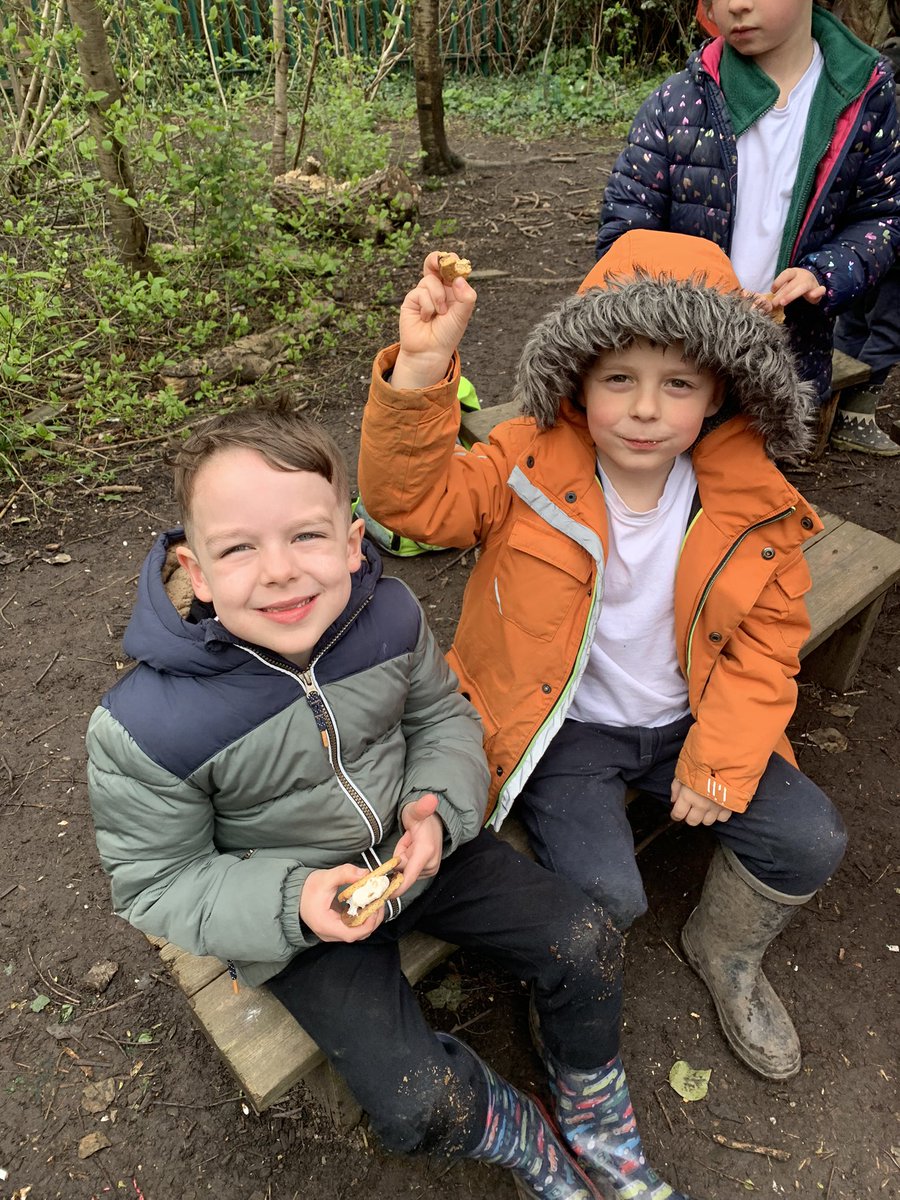LReesCBPSA's tweet photo. Year 1 enjoyed poems round the campfire this afternoon and delicious toasted marshmallows. Huge thanks to the Drury family for lighting our fire and helping us to enjoy our Forest School. Popcorn didn’t go so well 🍿🤭 https://t.co/YdWlPktNMC