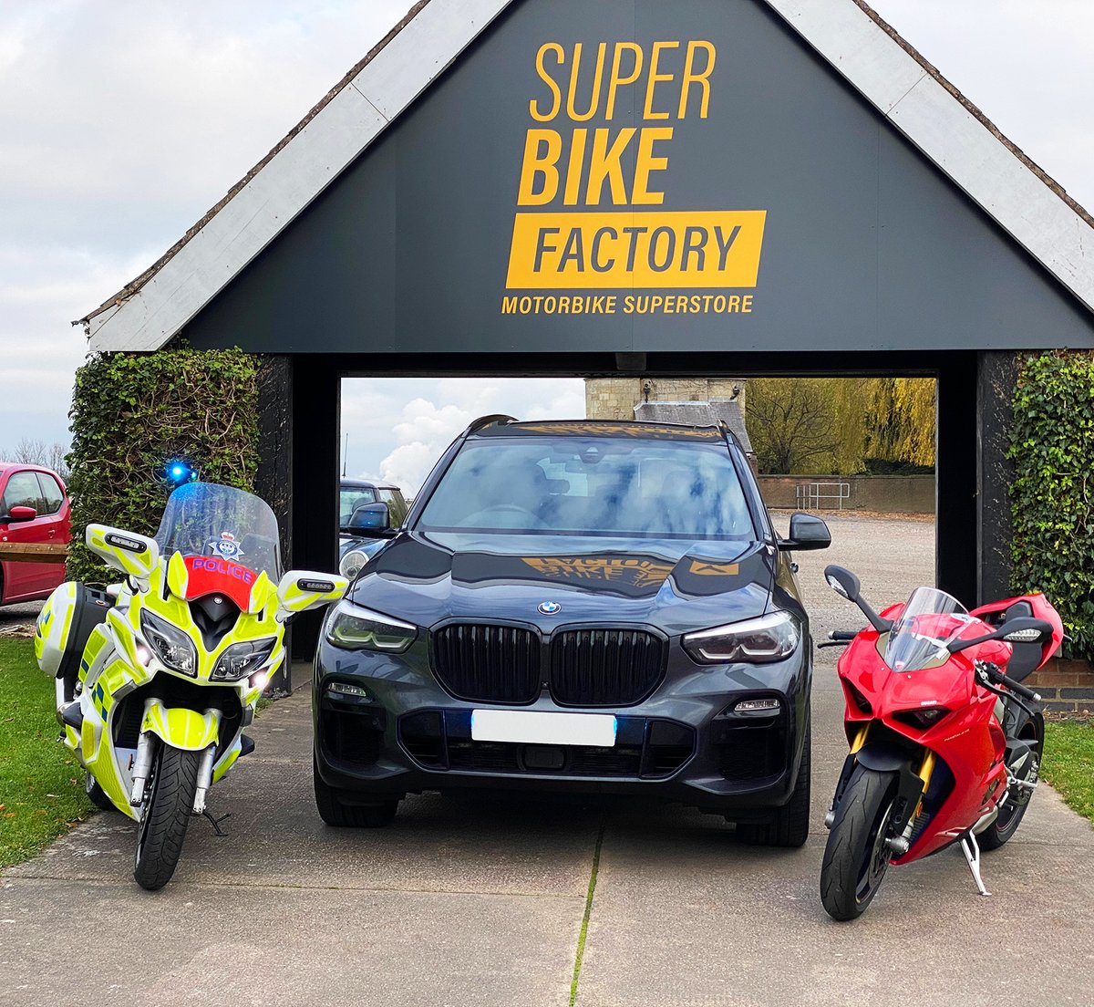 SuperbikeFactor's tweet photo. REMINDER: Don't forget to add-on Tracker ‼
🤔 Why?...
🚔 Vehicle crime ratings based on your location
👮 Formal agreement with all UK police forces
🏍 95% stolen vehicle recovery rate
SHOP ALL #MOTORBIKES: https://t.co/wAUjHUtEqK
#superbikefactory #trackeruk #usedmotorcycles https://t.co/7tDCdsGAdx