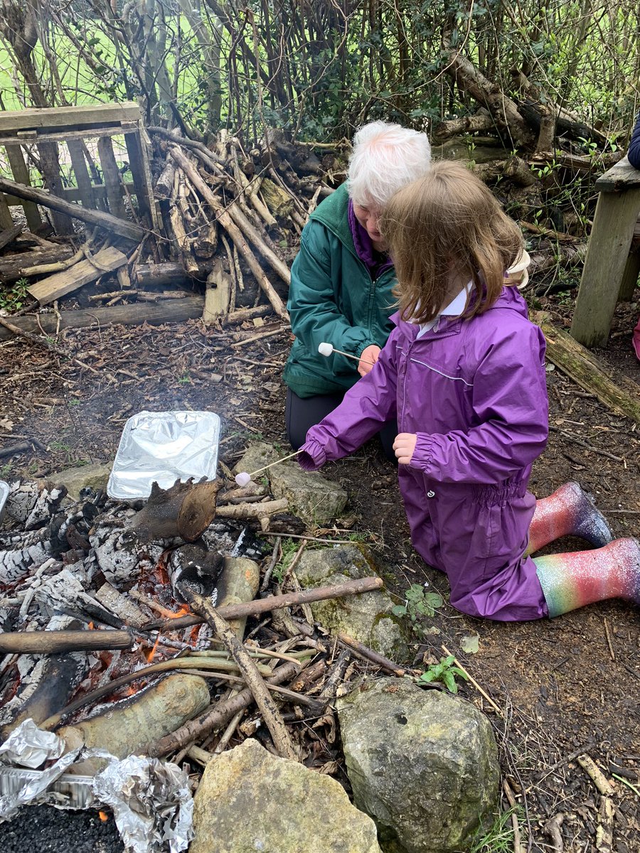 LReesCBPSA's tweet photo. Year 1 enjoyed poems round the campfire this afternoon and delicious toasted marshmallows. Huge thanks to the Drury family for lighting our fire and helping us to enjoy our Forest School. Popcorn didn’t go so well 🍿🤭 https://t.co/YdWlPktNMC