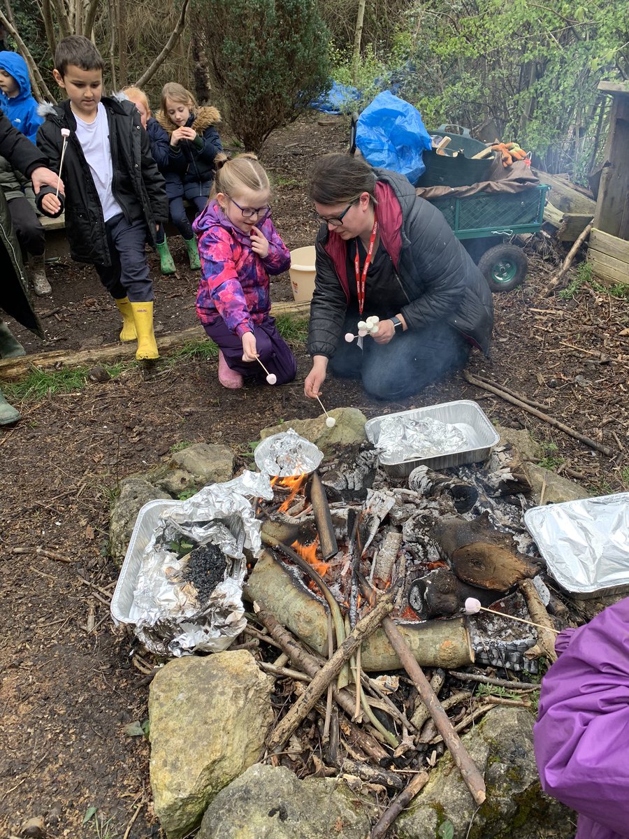LReesCBPSA's tweet photo. Year 1 enjoyed poems round the campfire this afternoon and delicious toasted marshmallows. Huge thanks to the Drury family for lighting our fire and helping us to enjoy our Forest School. Popcorn didn’t go so well 🍿🤭 https://t.co/YdWlPktNMC