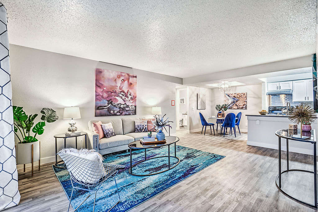 StLuciaApt's tweet photo. Residents of @StLuciaApt in #LasVegasNV get to call this their #home! The open-concept floorplan of the living area creates an amazing atmosphere that makes it easy to entertain guests. Visit our website to learn more! https://t.co/TIxuOAAKTW https://t.co/5EboIG4VyQ