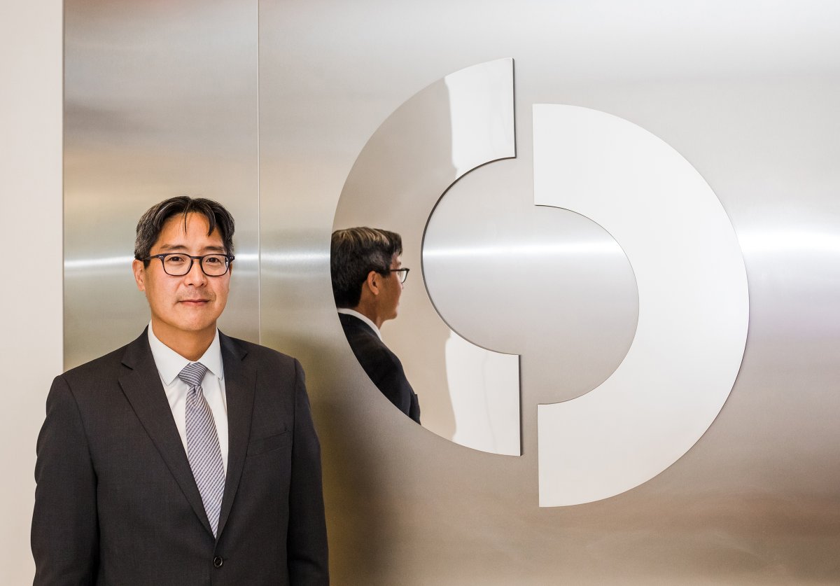 USOCC's tweet image. ICYMI: Acting Comptroller Hsu recently wrote in an @AmerBanker op-ed that “banks that hesitate to adopt pro-consumer overdraft programs will soon be negative outliers.” Read the full article: ow.ly/u3Ky50IzQ9r 
#overdraftfees #overdraftreform #overdraftprotection