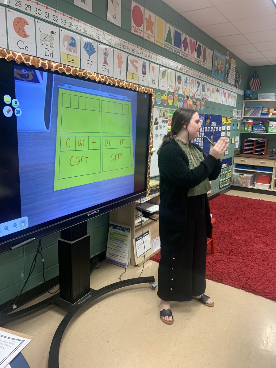 Kathy Skinner; M.Ed. #Iteachkidstoread tweet media